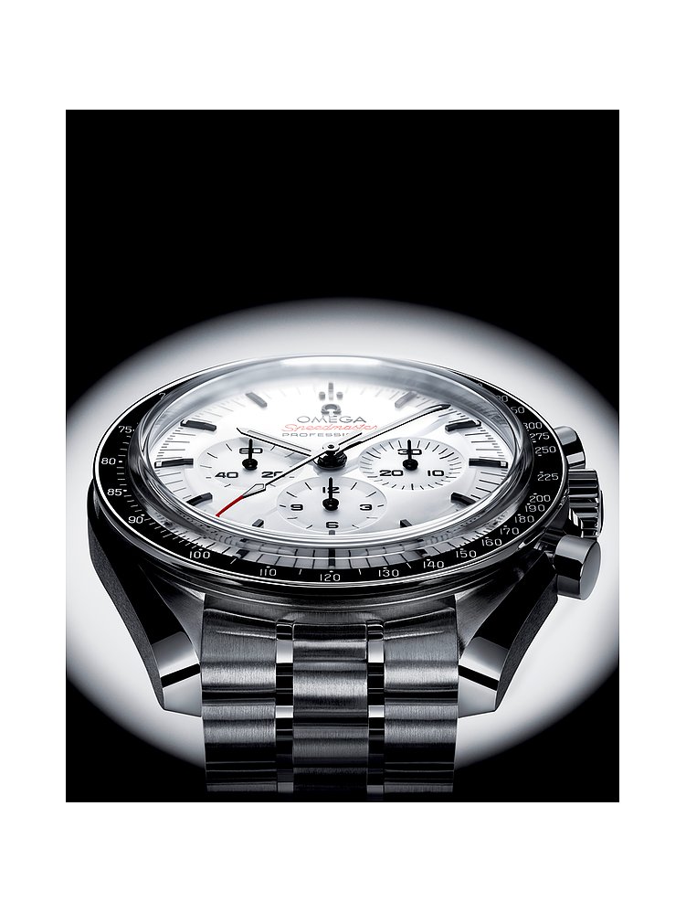 Omega Chronograph Speedmaster Moonwatch O31030425004001