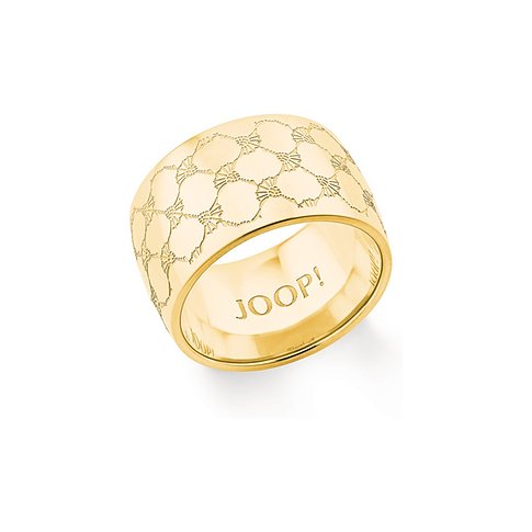 Nahaufnahme eines breiten, goldenen JOOP! Edelstahlrings mit eingraviertem Muster aus JOOP!-Kornblumen-Symbolen.
