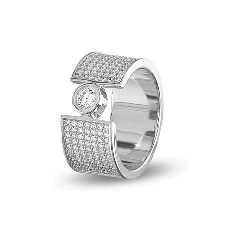JETTE Ring aus 925er Silber mit vielen Zirkonia und einem Solitär.