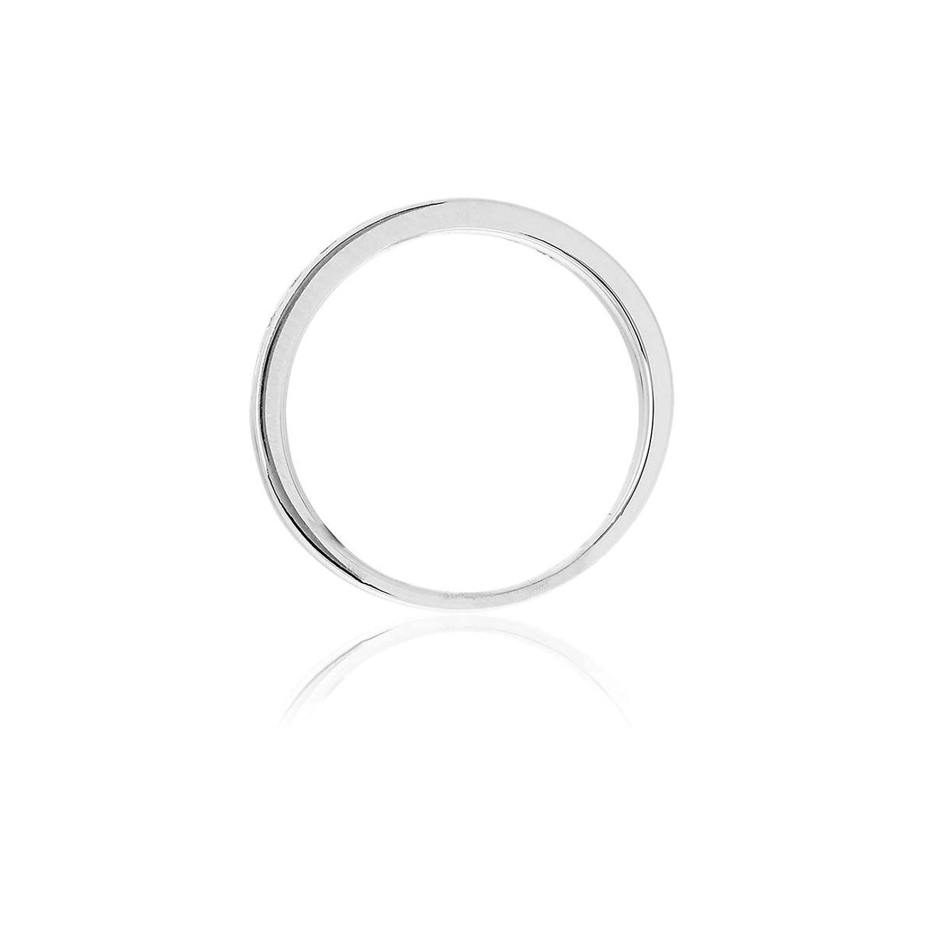 CHRIST Ring aus 585er Weißgold mit Diamanten als Aufsicht auf weißem Hintergrund.