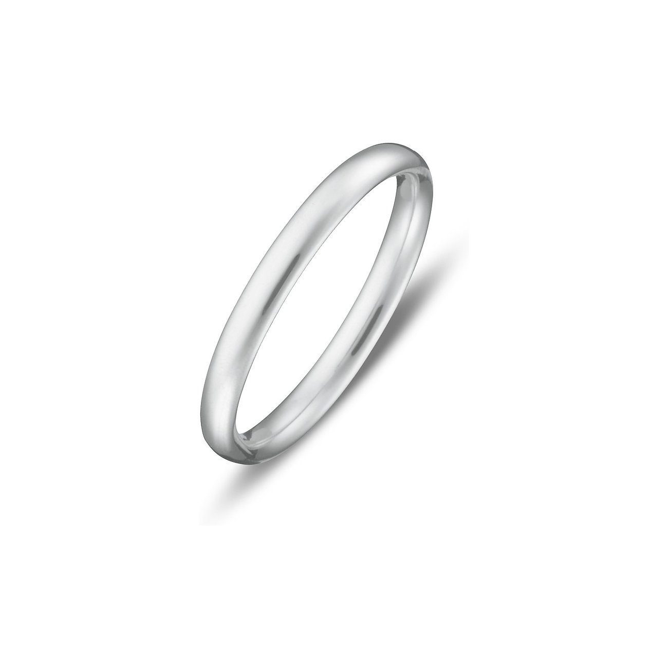 CHRIST Damen-Ring aus 375er Weißgold, schlicht und glänzend, diagonal auf weißem Hintergrund liegend.