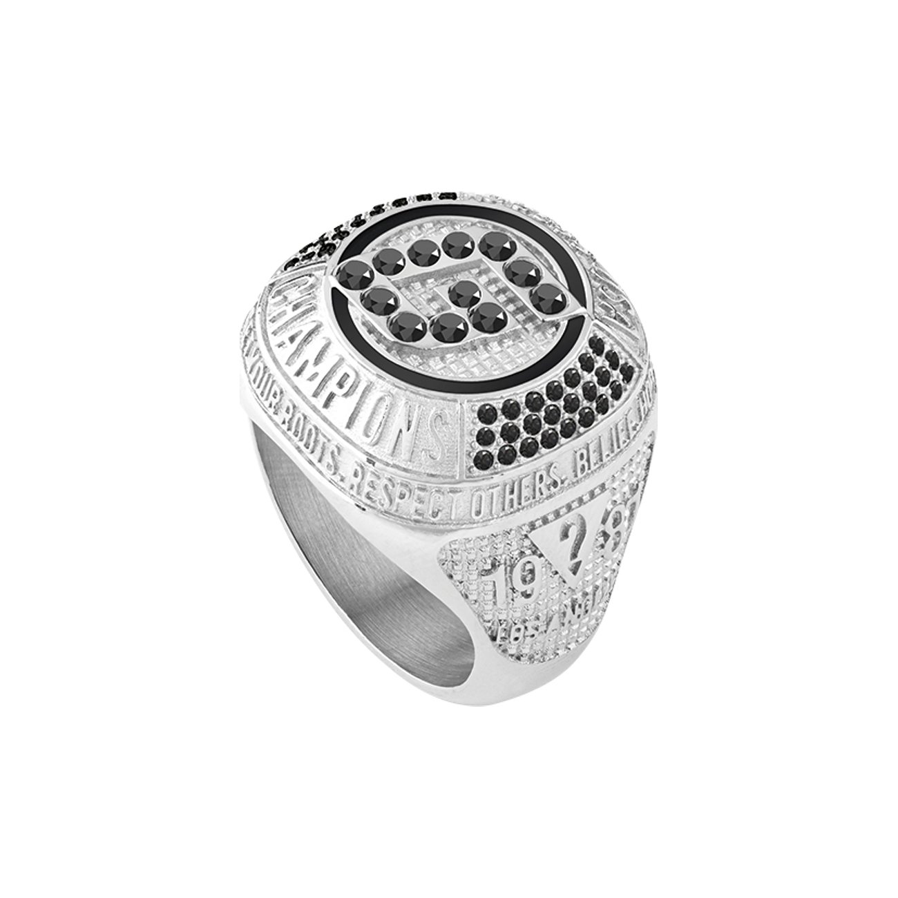 Massiver Guess Champions Ring aus Edelstahl mit schwarzen Zirkonia-Steinen und gravierter Seitenpartie.
