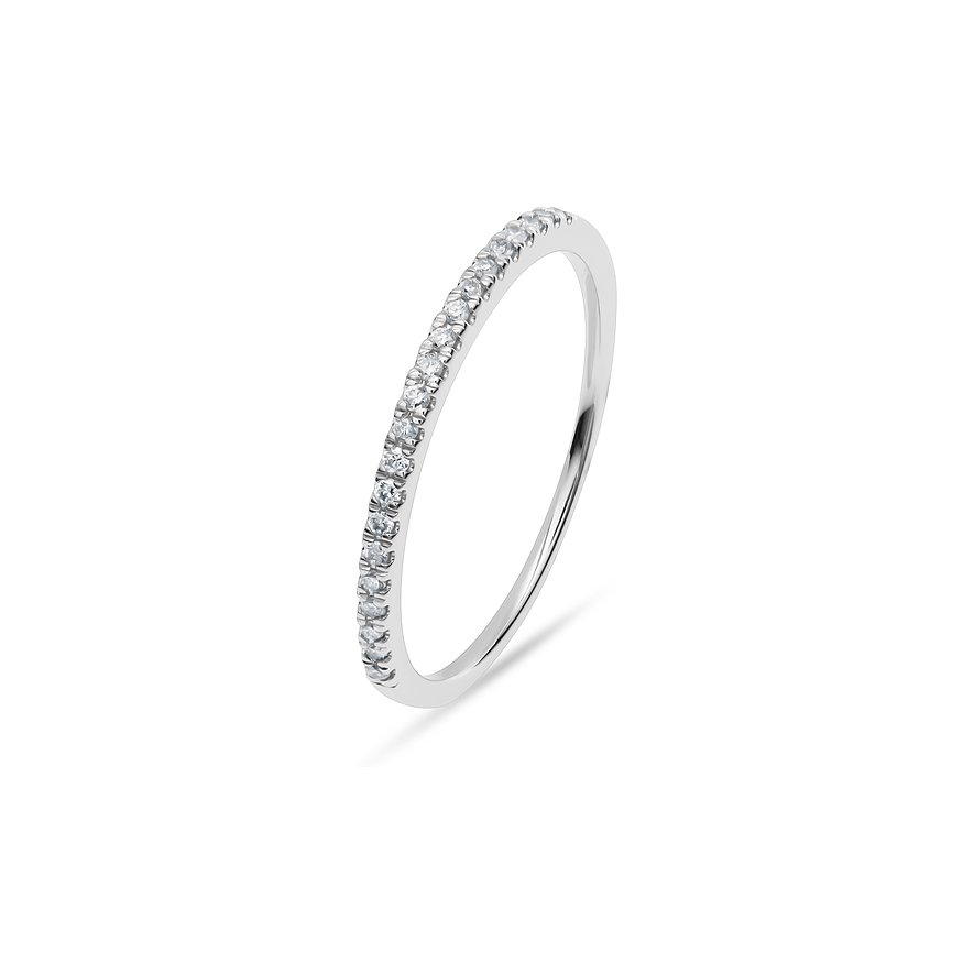 Klarer Diamantring aus 585er Weißgold, schmale Ringschiene ist zur Hälfte mit runden Diamanten besetzt.