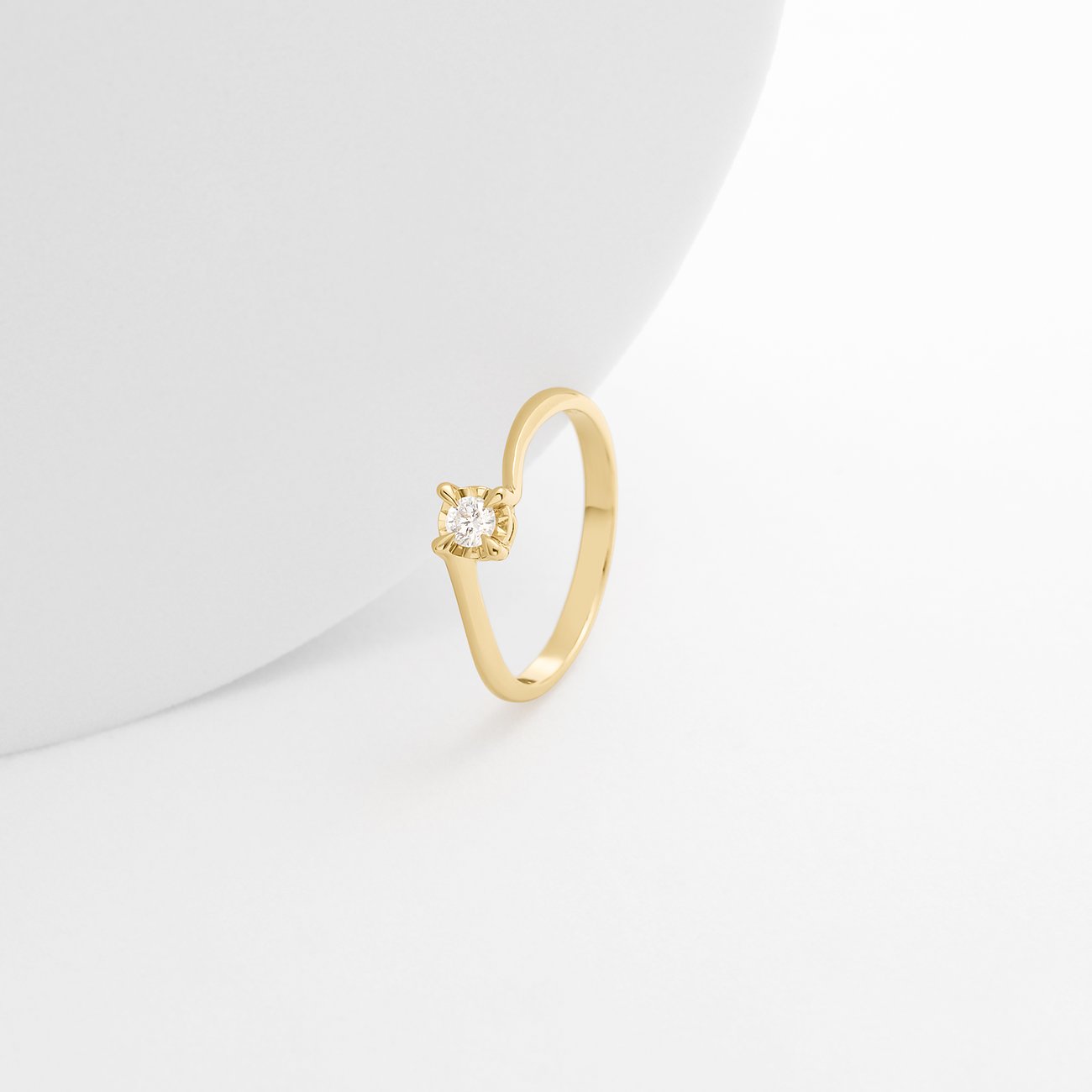 CHRIST Ring aus 585 Gelb- und Weißgold mit Diamant.