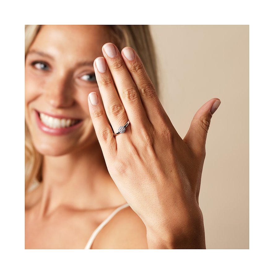 CHRIST Ring aus 585 Weißgold mit Diamanten.