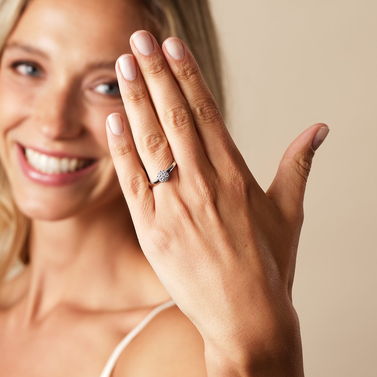 CHRIST Ring aus 585 Weißgold mit Diamanten.