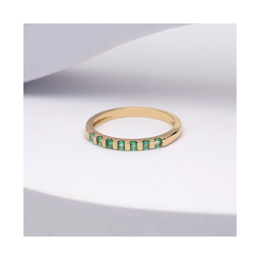 CHRIST Ring aus 585 Gelbgold mit Smaragden.