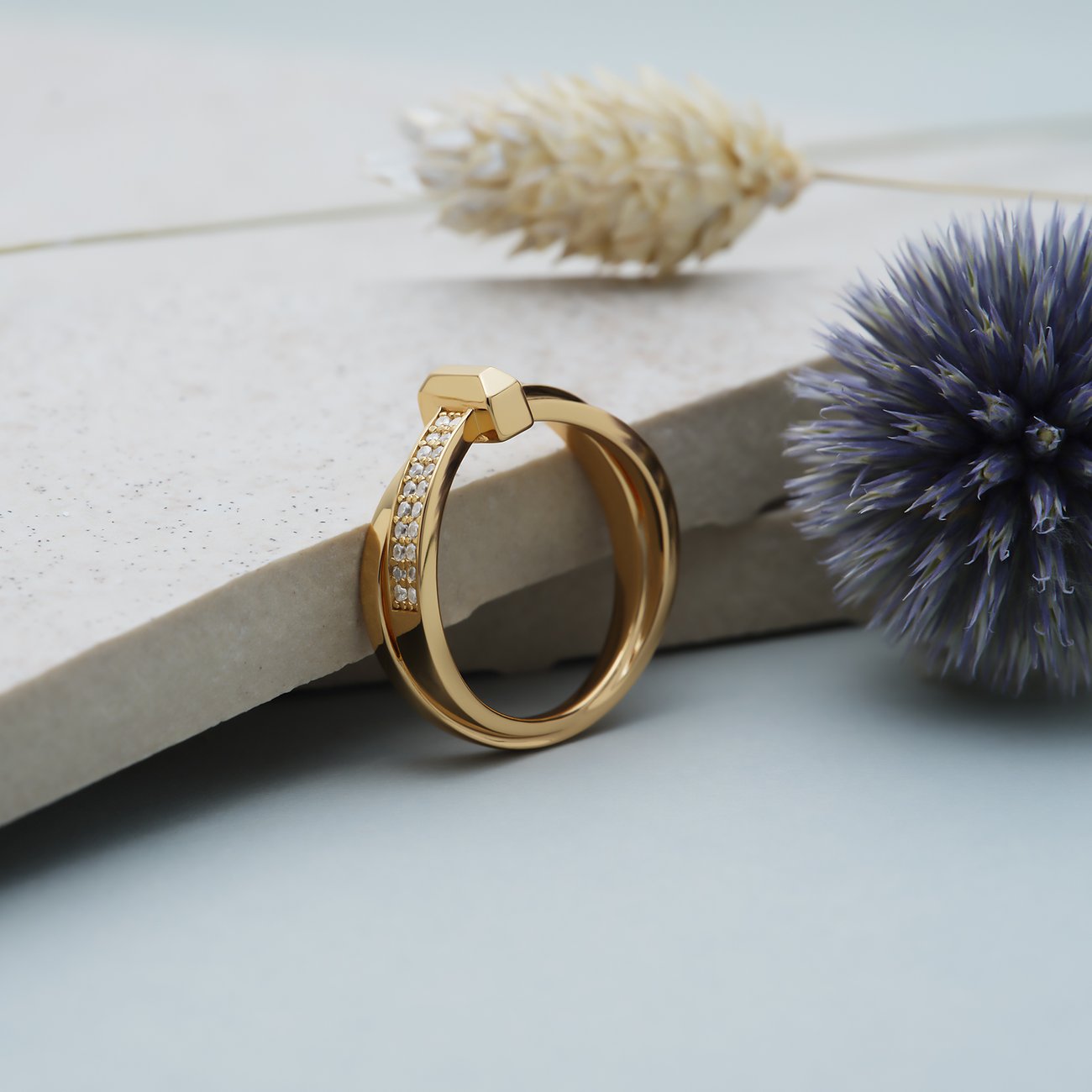 JETTE Ring aus 925er recyceltem Silber mit Zirkonia.