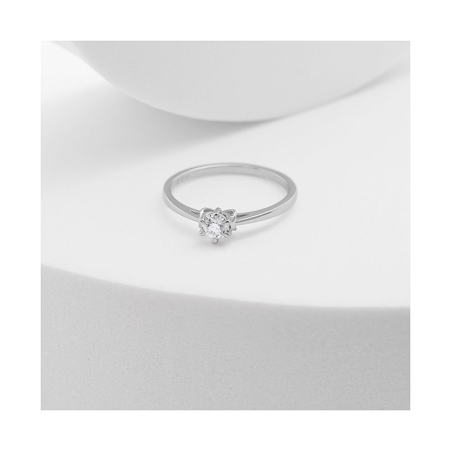 CHRIST Ring aus 585 Weißgold mit Diamant im Solitärschliff.