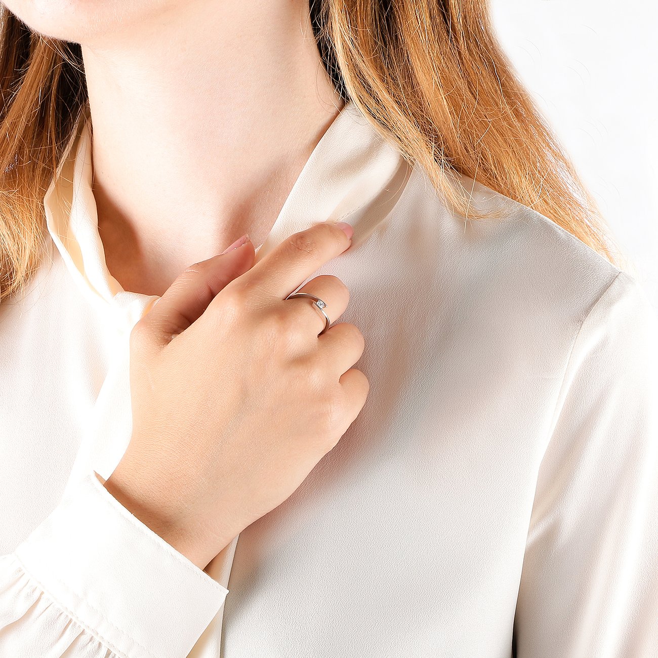 CHRIST Ring aus 585 Weißgold mit einem Diamanten.