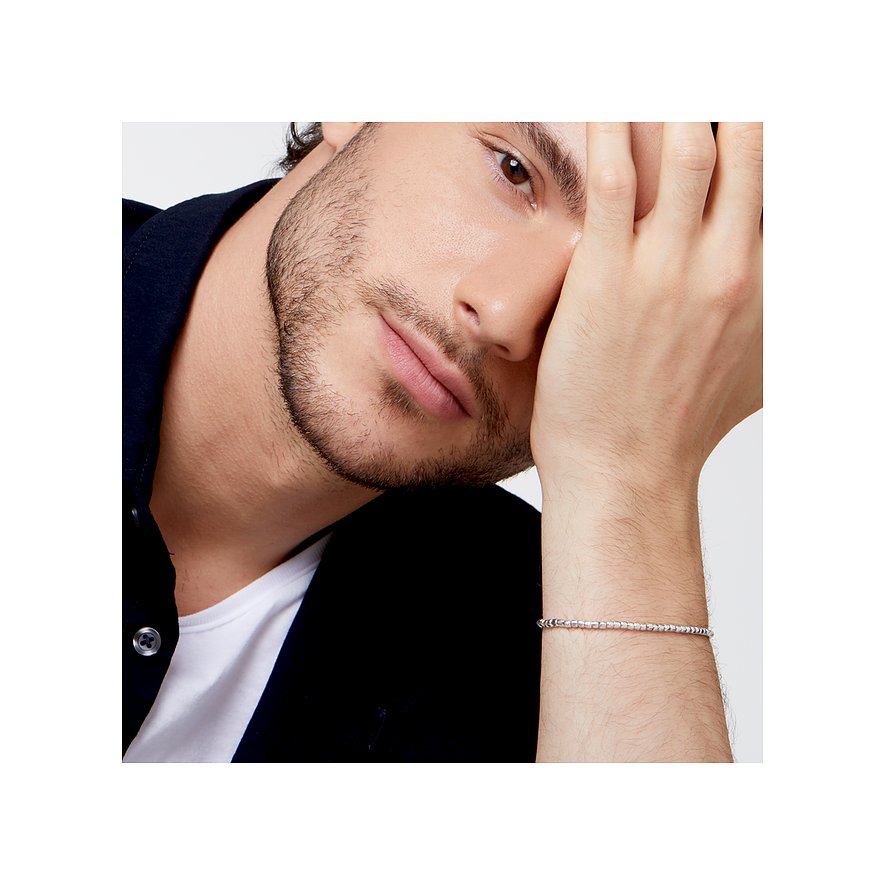 DoDo Armband aus 925er Silber mit Edelstahl-Details und kleinen Kugeln.