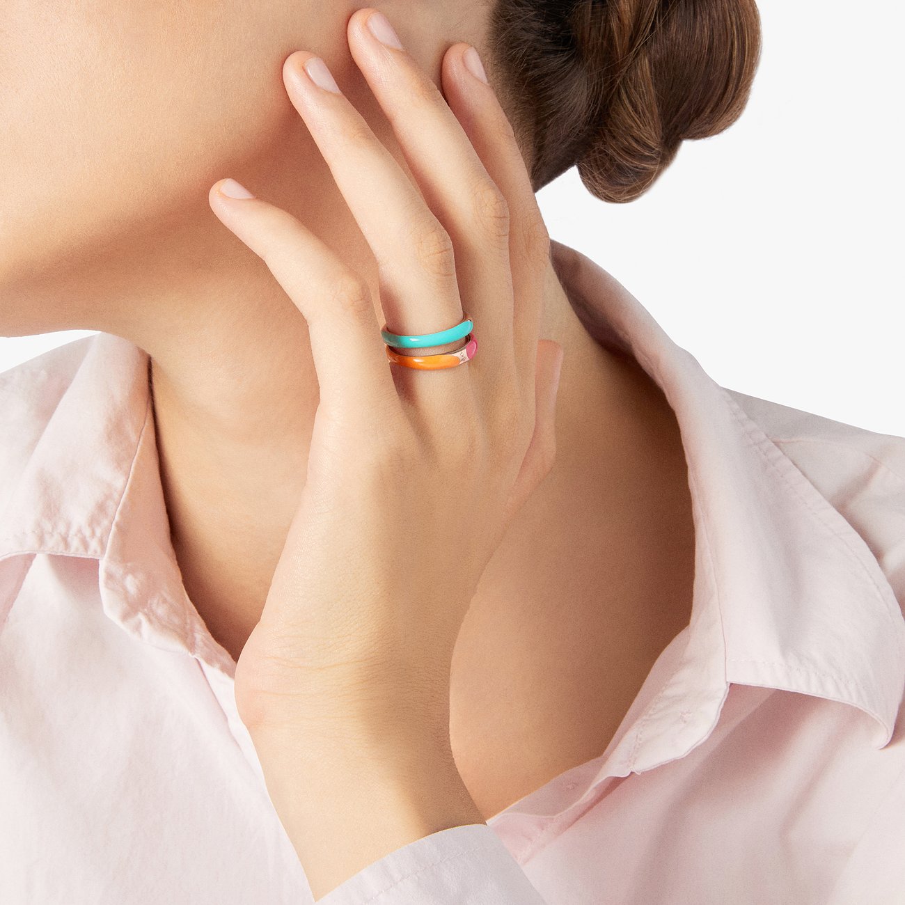 DoDo Ringe aus 925er Silber, mit bunten Emaille-Details.