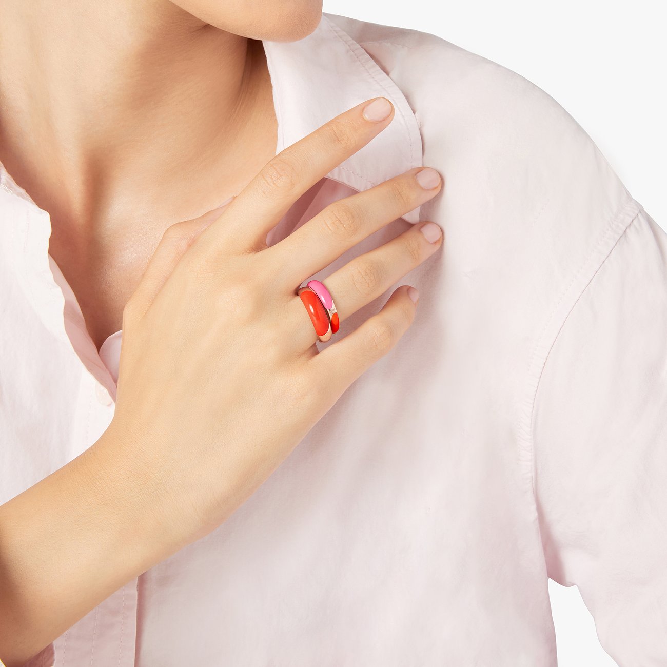 DoDo Ring aus 925er Silber mit roten und pinken Akzenten.