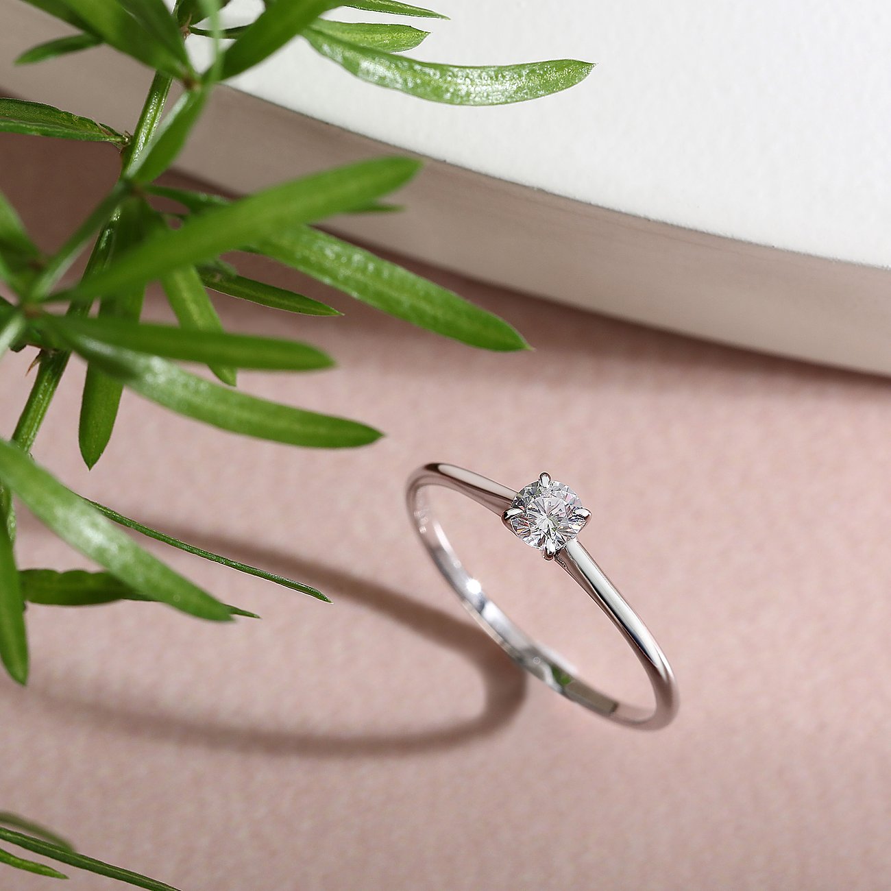 Live Diamond Ring aus 375 Weißgold mit Diamant im Solitär-Schliff.