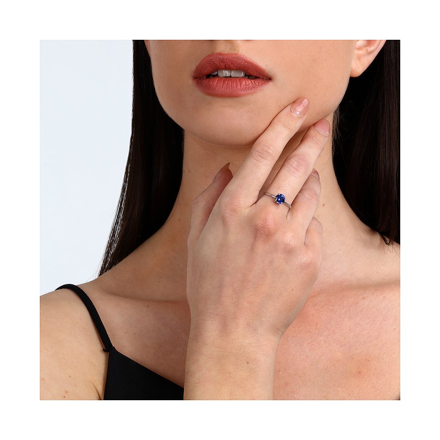 Live Diamond Ring aus 375 Weißgold mit blauem Saphir.