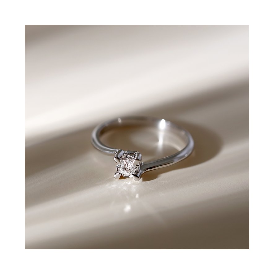 CHRIST Ring aus 585 Weißgold mit Diamant.