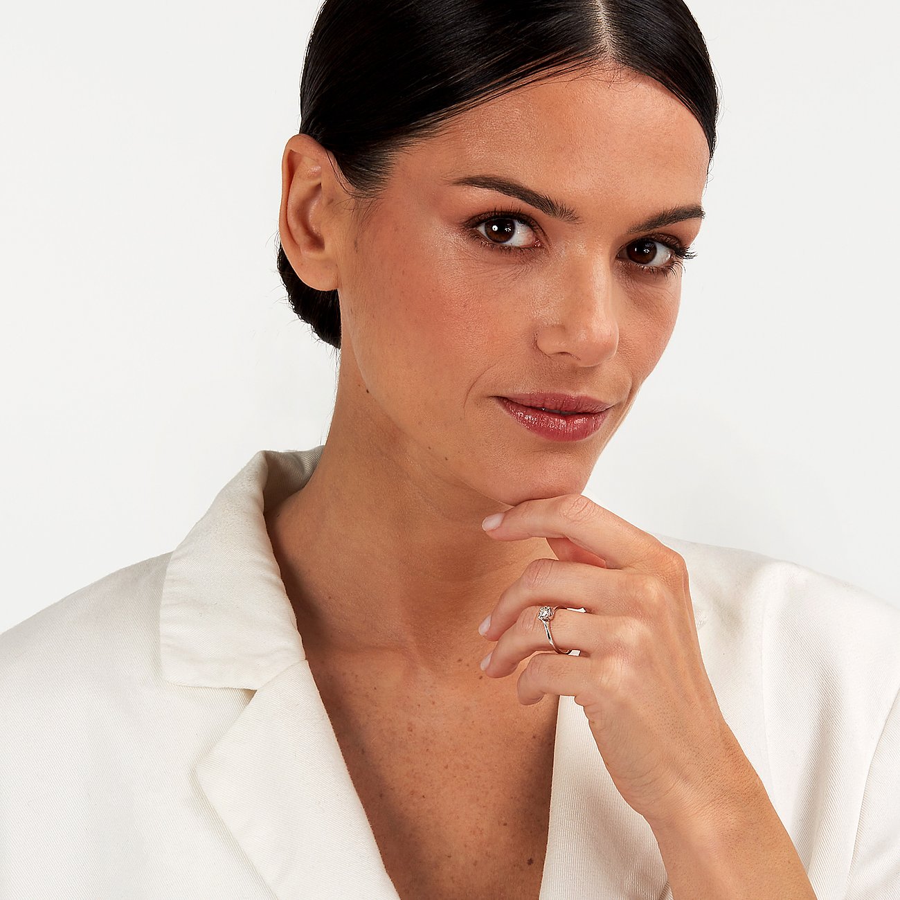 Bague CHRIST en or blanc 585 avec diamant.