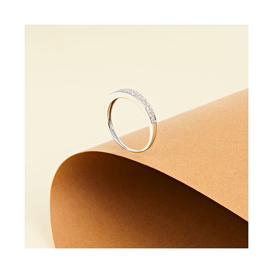 CHRIST Ring aus 585 Weißgold mit Diamanten.