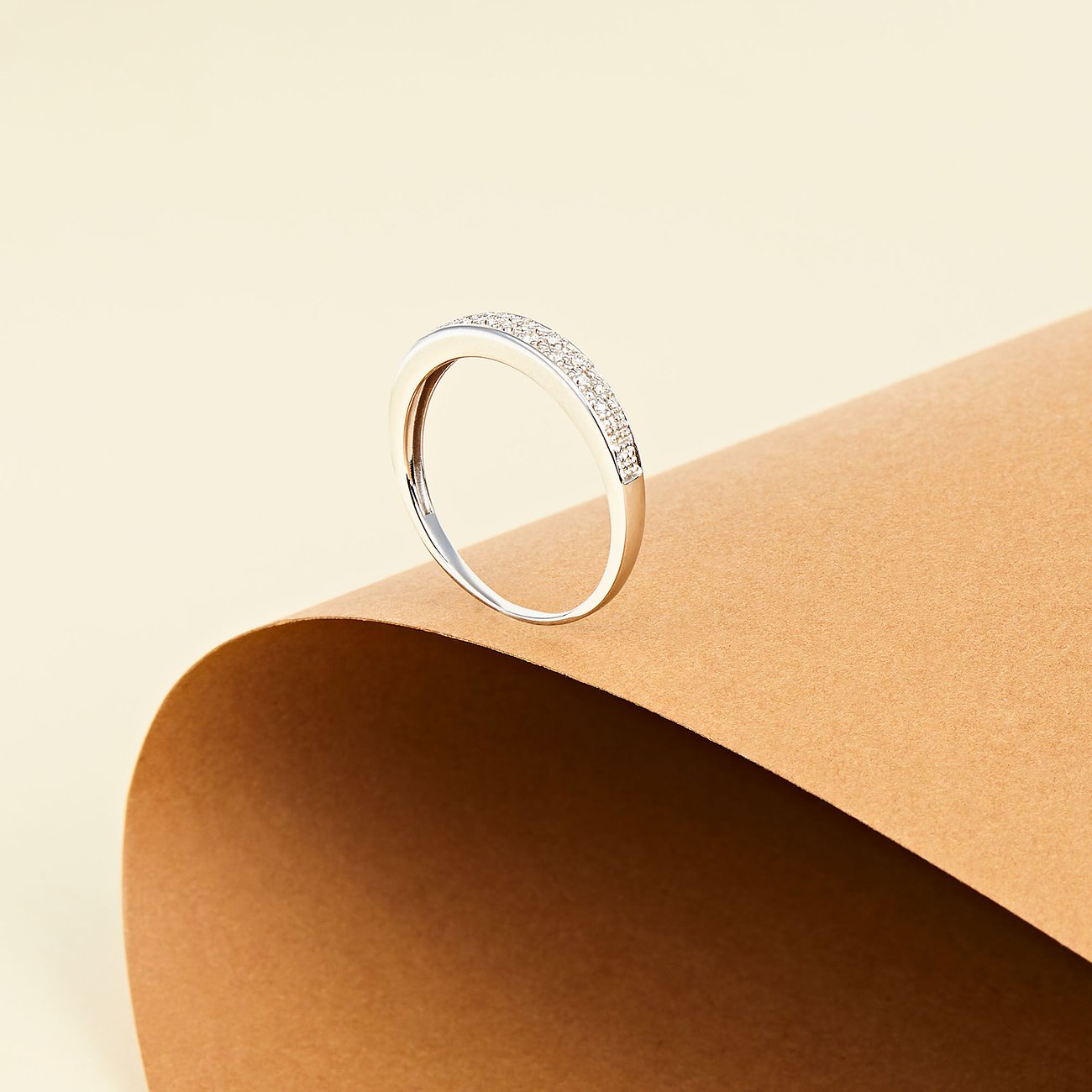 CHRIST Ring aus 585 Weißgold mit Diamanten.