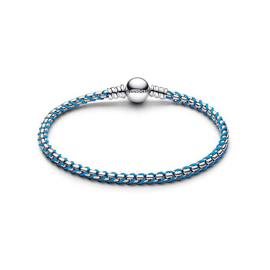 Pandora Armschmuck aus 925er Silber und blauem Textil, mit einem silbernen Kugelschnappverschluss.