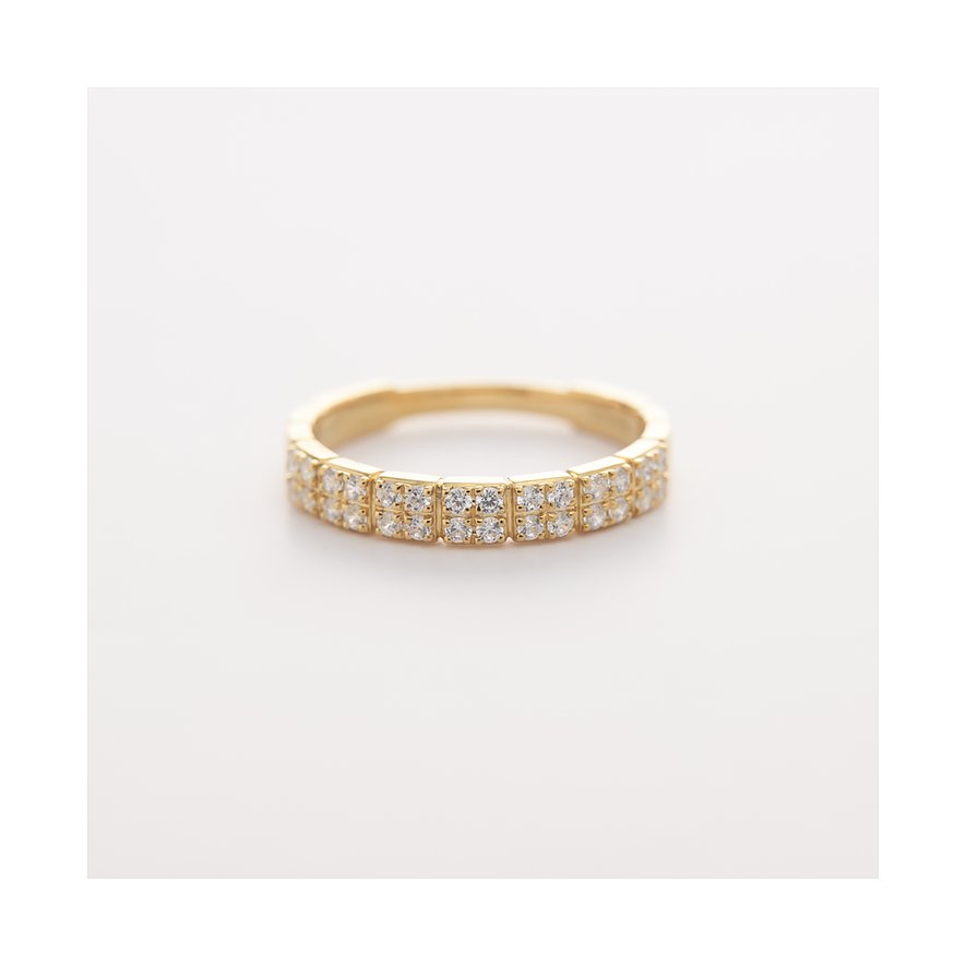 CHRIST-ring i 585 gult guld med två rader gnistrande diamanter, infattade i fyrkantiga fattningar.