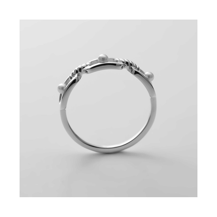 CHRIST ring van gerecycled 925 zilver met kleine parels, de band is golvend