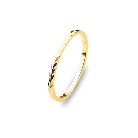 CHRIST Ring aus 375er Gelbgold mit einer geometrisch facettierten Oberfläche vor weißem Hintergrund.