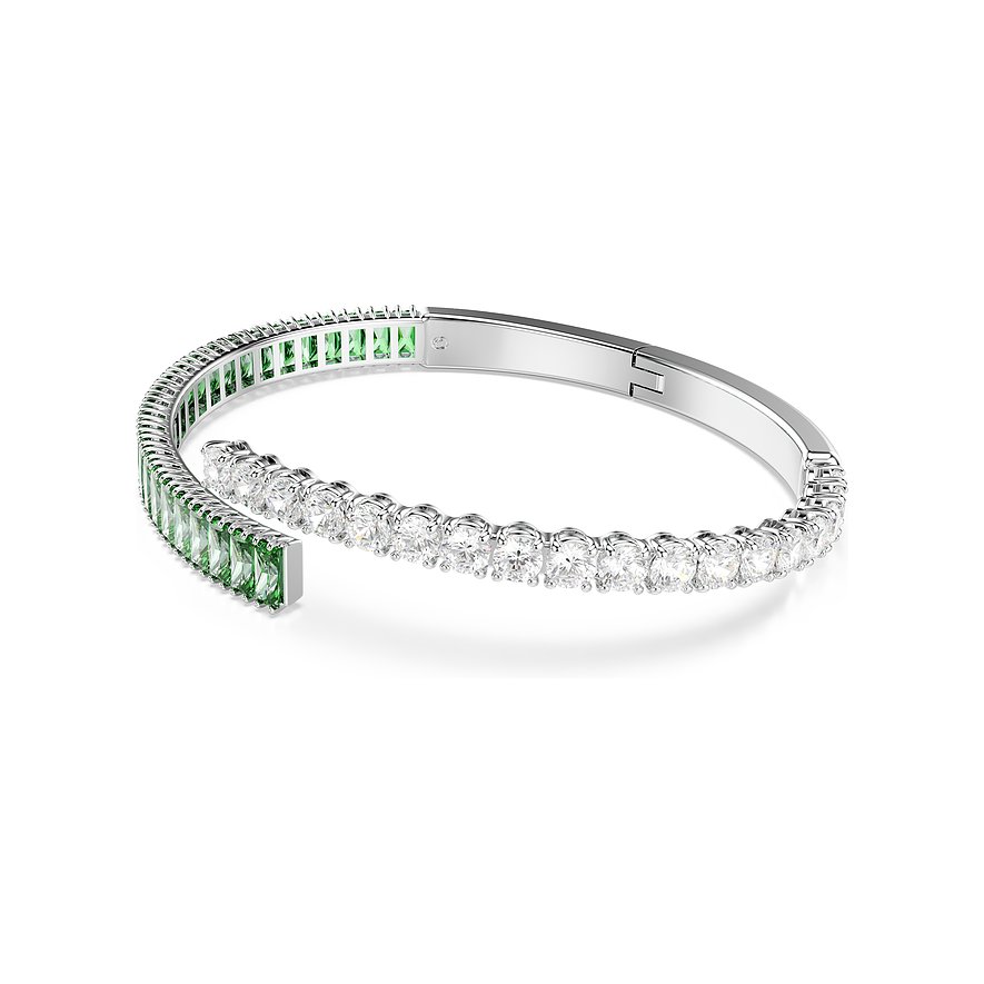 Swarovski Armreif aus Metall, verziert mit runden klaren und eckigen grünen Swarovski-Kristallen.