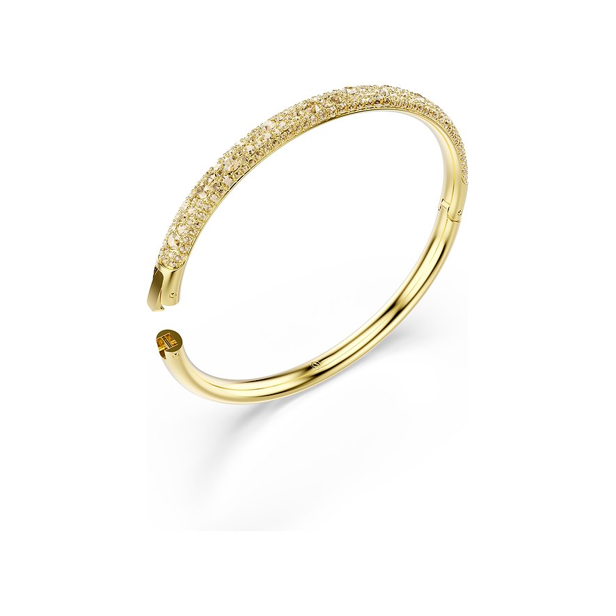 Een open Swarovski armband van goudkleurig metaal, bezet met fonkelende Swarovski kristallen.
