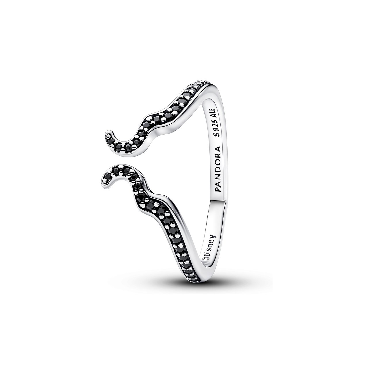 Pandora Silberring mit gewelltem Band, das mit schwarzen Kristallen besetzt ist und dem Pandora-Logo.