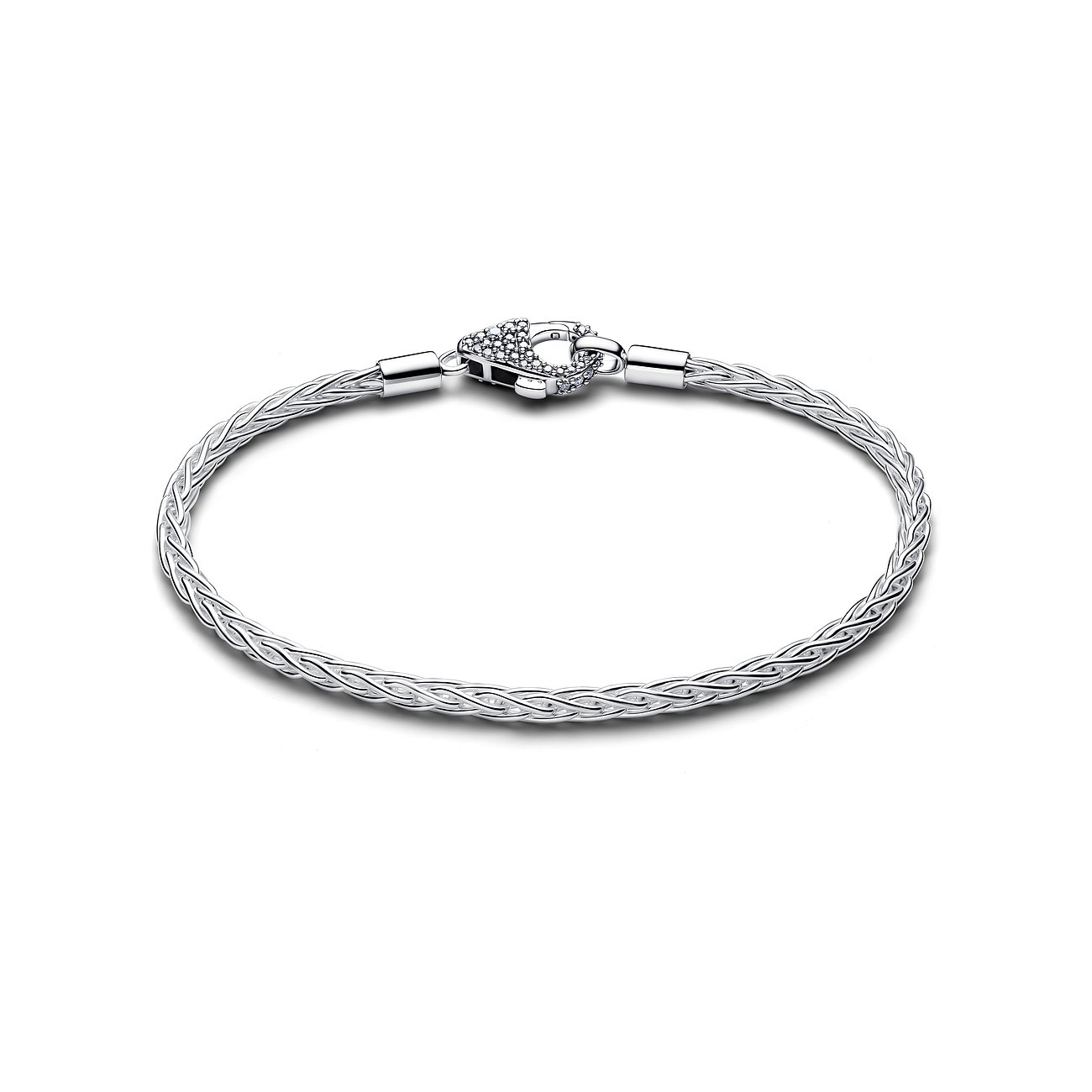Pandora Armschmuck aus Silber geflochten, mit einem herzförmigen Verschluss, der mit Zirkonia-Farbsteinen besetzt ist.