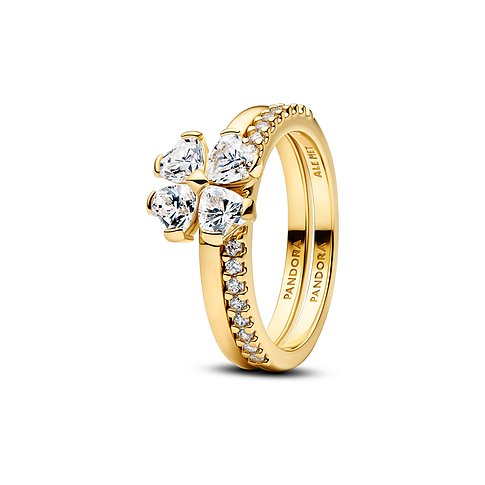 Goldfarbener Pandora Metallring mit vier herzförmigen Zirkonia-Steinen, die ein Kleeblatt bilden, und kleinen Zirkonia-Akzenten.