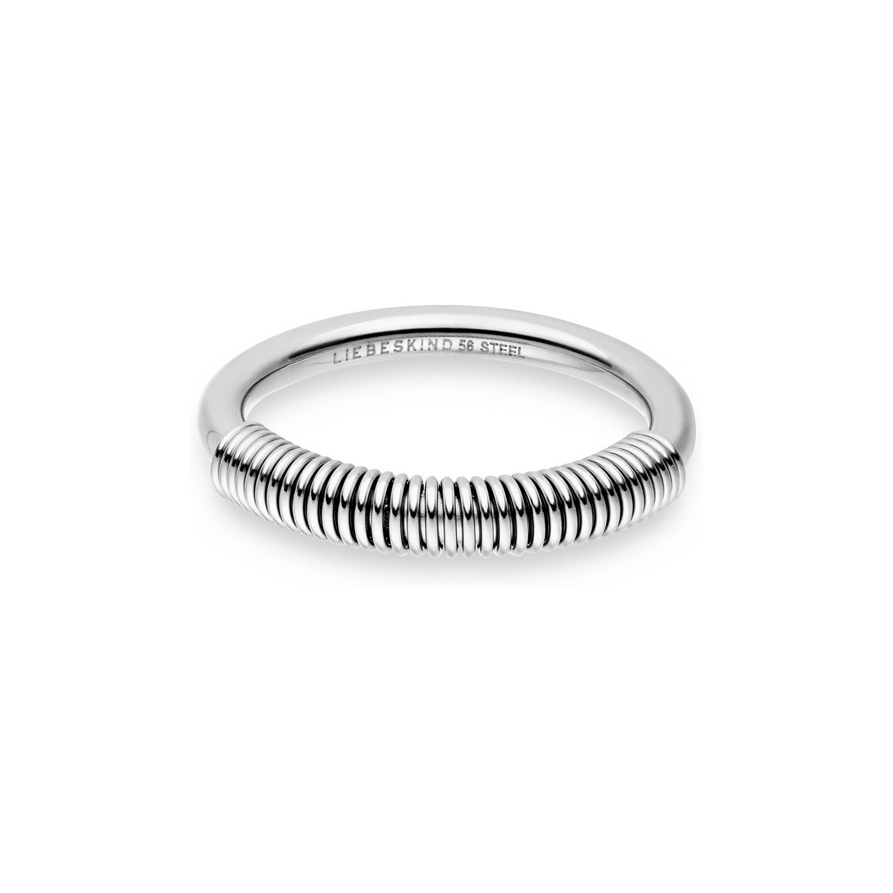 Liebeskind ring i rostfritt stål med spiralmotiv i mitten och ingraverad varumärkeslogotyp överst på ringen.