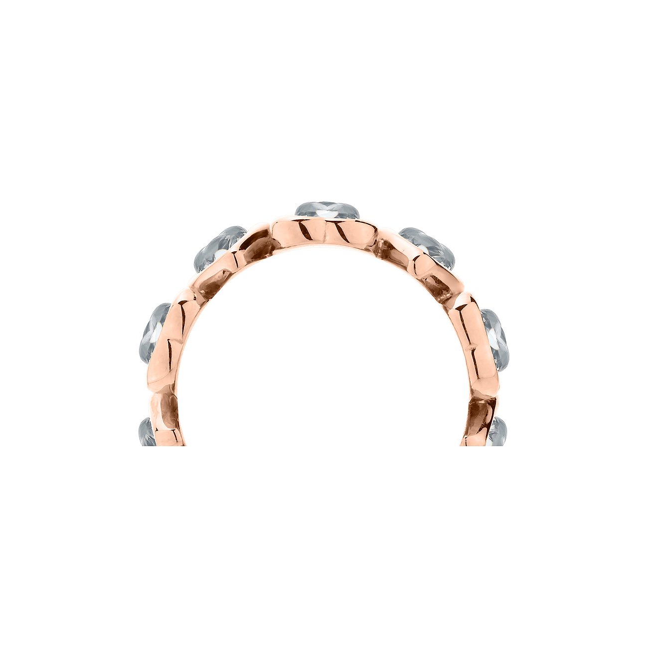 Een roségouden Liebeskind roestvrijstalen ring met meerdere heldere edelstenen bovenaan, van opzij gefotografeerd.