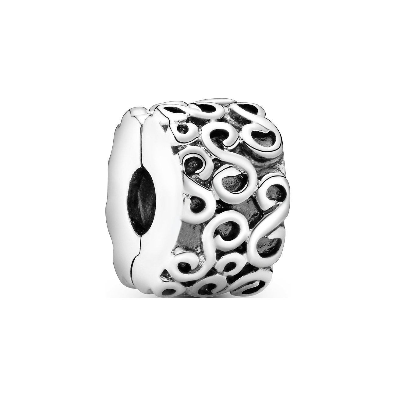 Pandora Charm aus 925er Silber mit aufwendigen, erhabenen Schnörkelmustern, die die Oberfläche bedecken.