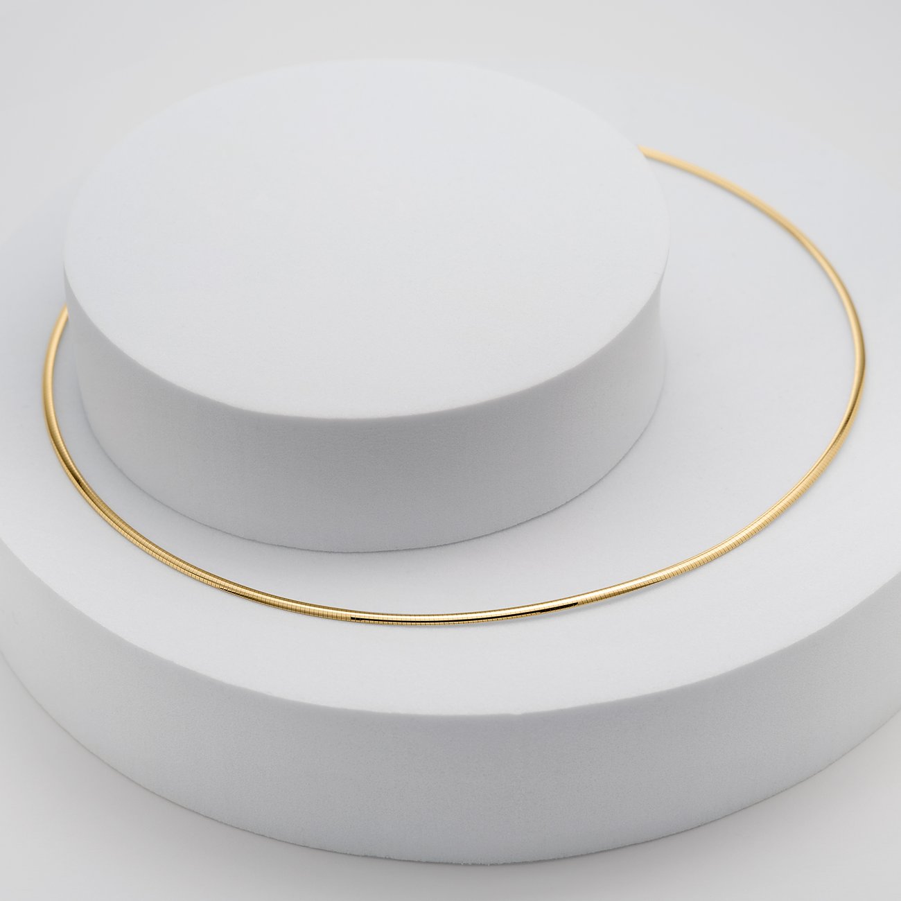 CHRIST 585 Gelbgold Halskette als Omega-Kette.