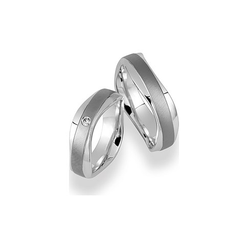 CHRIST Ringe aus konfiguriertem Material mit einem Stein.