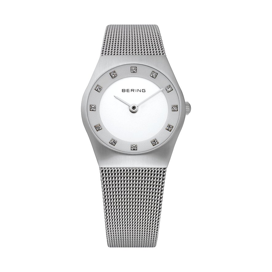 Bering Damenuhr aus Edelstahl mit weißem Zifferblatt und Swarovski-Kristallen als Indexe, flach von vorne.