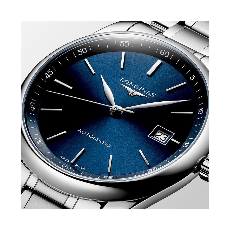 Longines Herrenuhr mit Edelstahlgehäuse, blauem Zifferblatt und Datum.