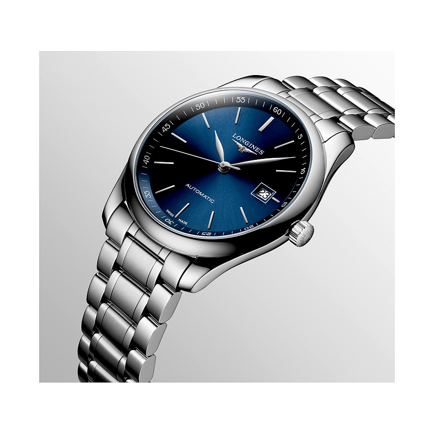 Longines Herrenuhr mit Edelstahlgehäuse und blauem Zifferblatt.