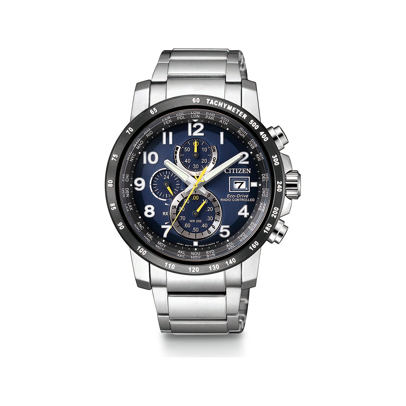 Citizen Herrenuhr aus silbernem Edelstahl mit blauem Zifferblatt und Chronographenfunktionen, schräg von vorne.