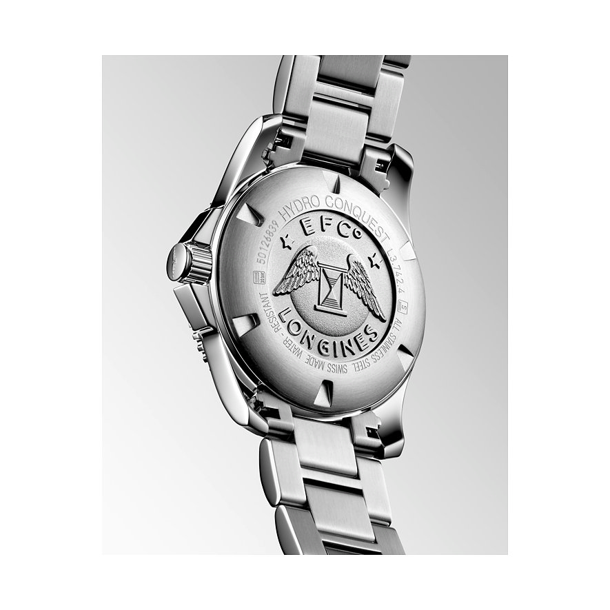Longines Herrenuhr mit Edelstahlgehäuse und graviertem Boden.