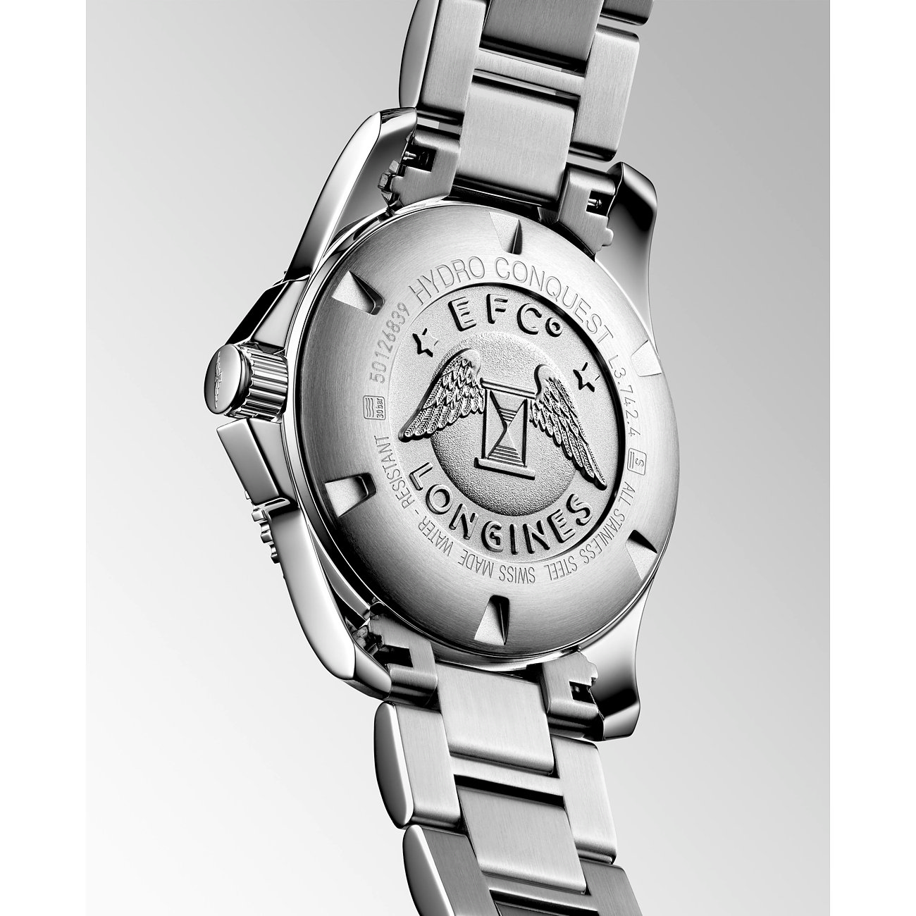 Longines Herrenuhr mit Edelstahlgehäuse und graviertem Boden.