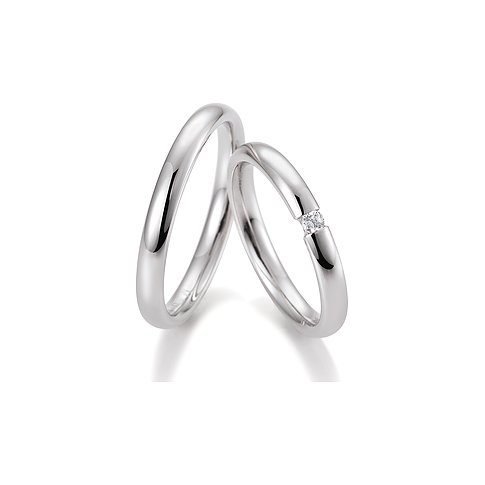 CHRIST Ringe aus konfiguriertem Material mit einem Stein.