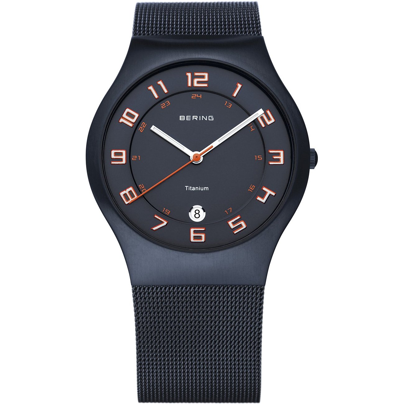Bering Herrenuhr aus Titan. Eine dunkle, mattierte Uhr mit orangefarbenen Ziffern und einem Milanaise-Armband.