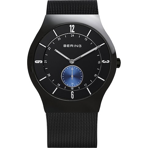 Bering Herrenuhr aus schwarzem Edelstahl mit schwarzem Zifferblatt und blauer Sekundenanzeige.
