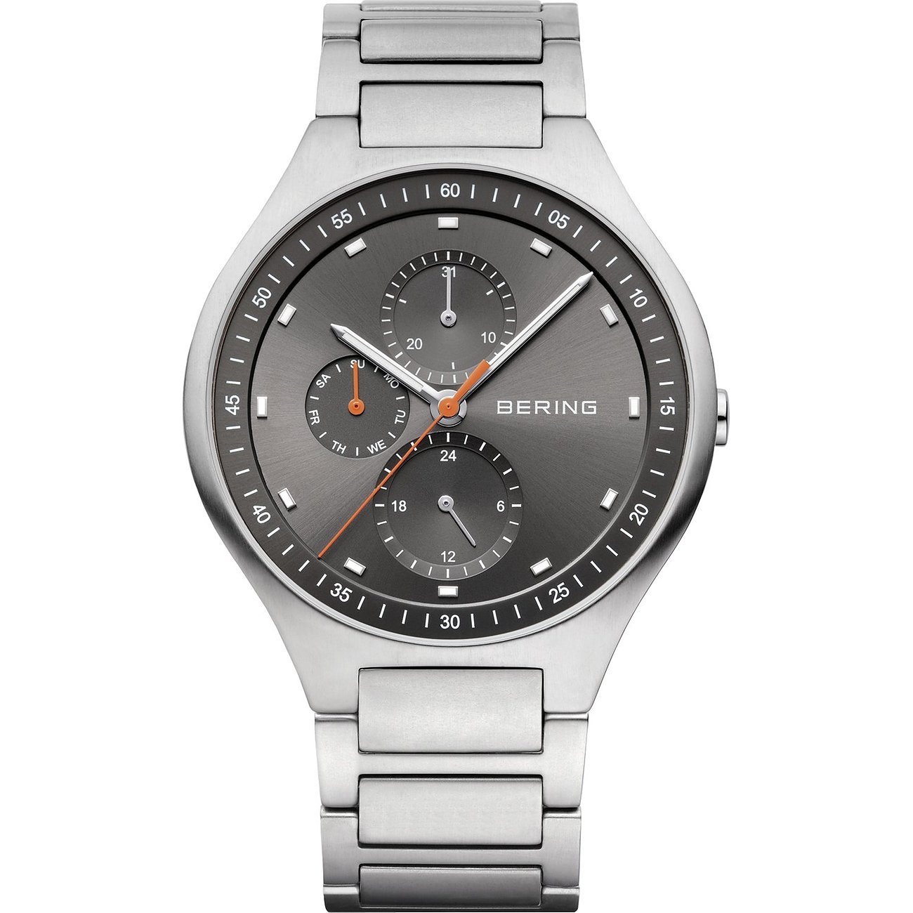 Bering Herrenuhr aus Titan von vorne mit anthrazitfarbenem Zifferblatt und orangefarbener Akzentuierung.