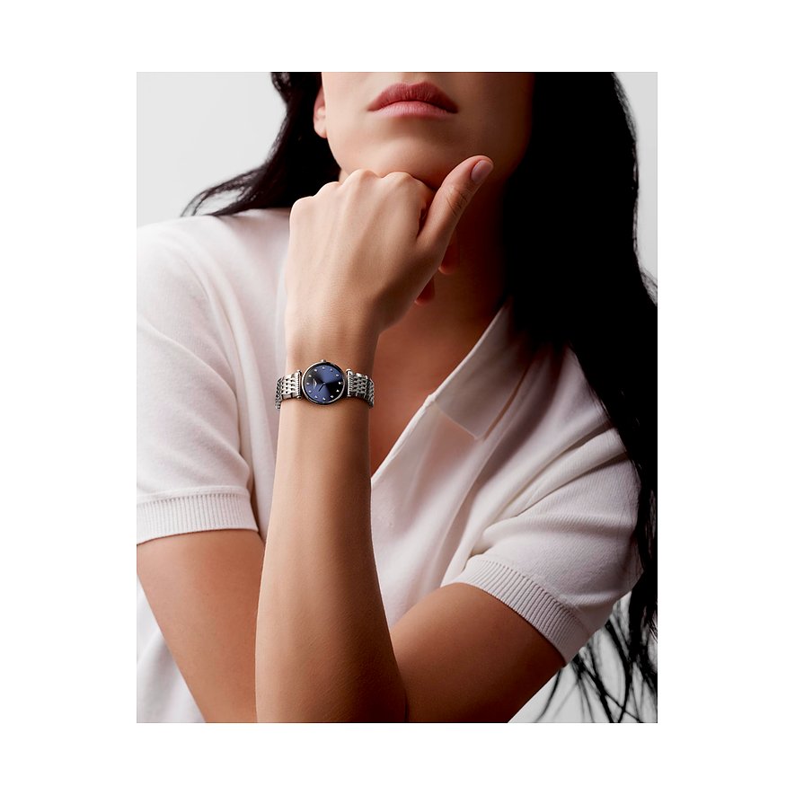 Longines Damenuhr aus Edelstahl mit Diamanten und blauem Zifferblatt.