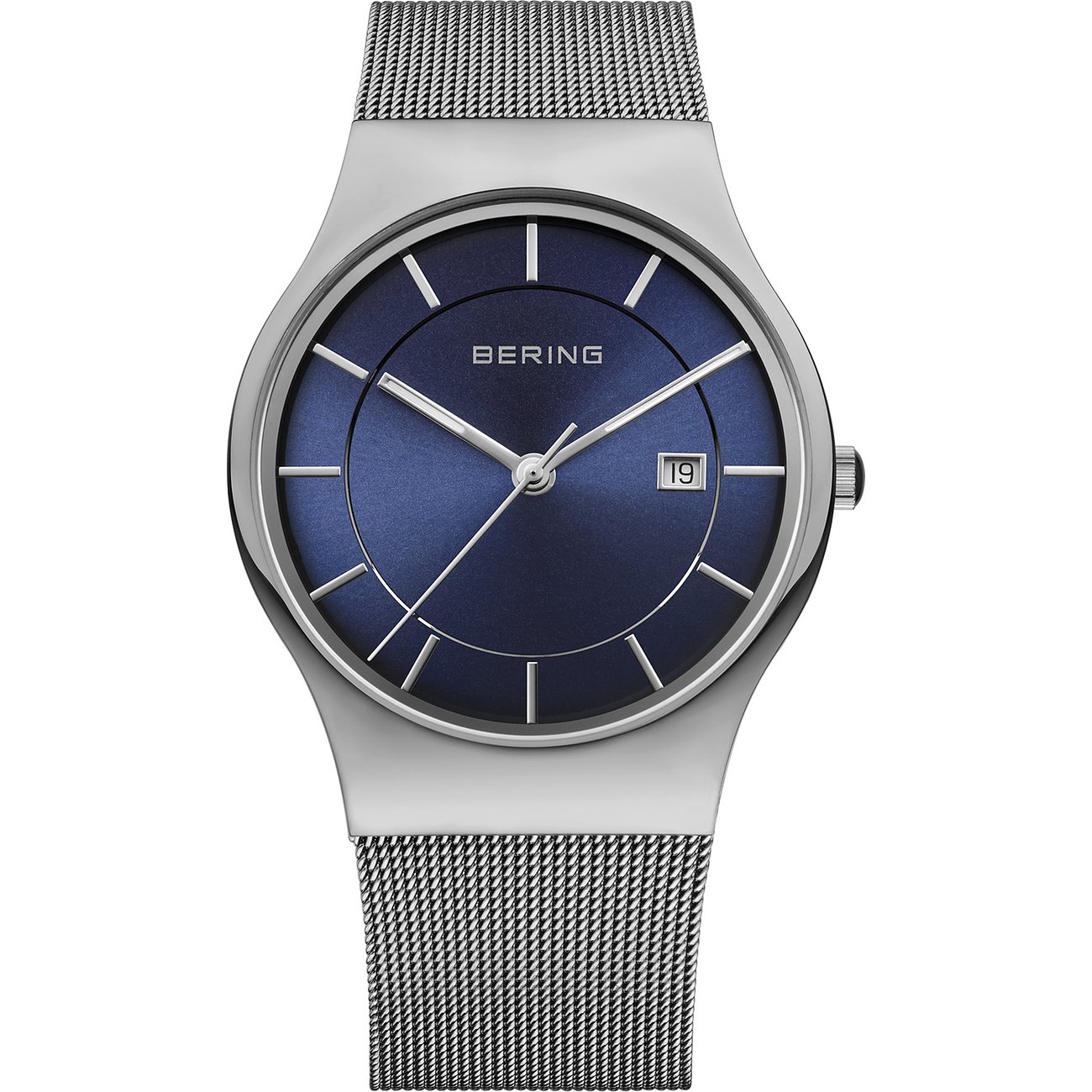 Bering Herrenuhr aus Edelstahl mit marineblauem Zifferblatt und silberfarbenen Indizes.