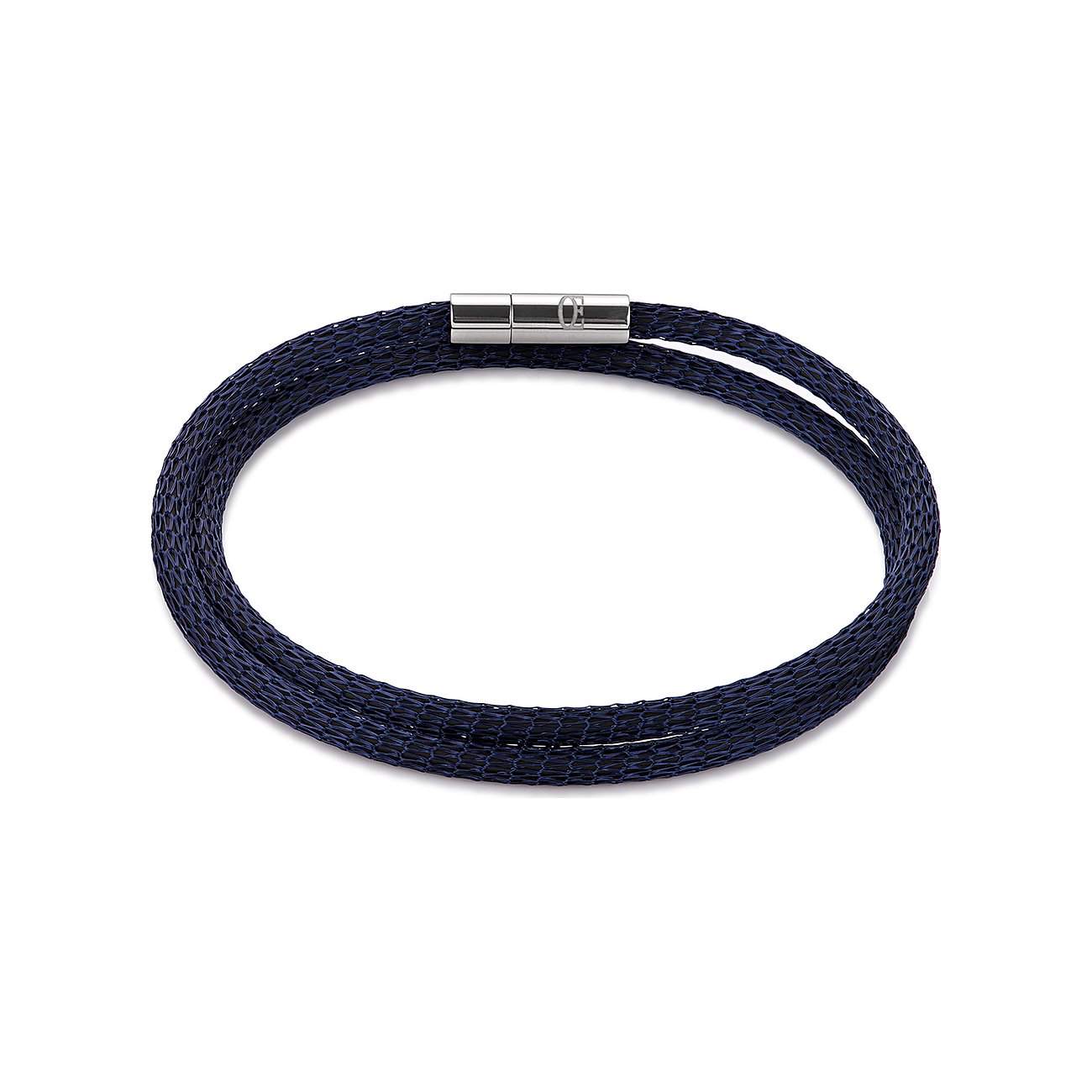 Das Coeur de Lion Armband besteht aus blauem Netzgewebe und hat einen Stabverschluss aus Edelstahl.